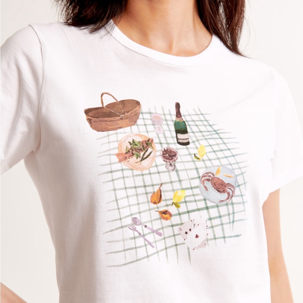 NWT Abercrombie coastal garden picnic scene graphic tee, size S